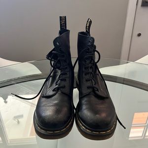 Dr. Martens, Air Wair, Docs, 1460 Women’s Pascal Virginia Leather, Size 8, EU 39